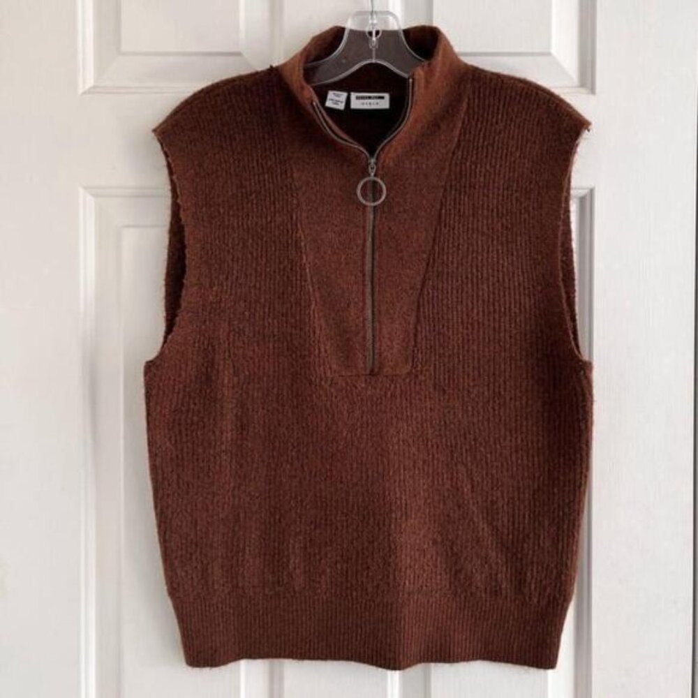 Noisy May  Alice Knit Quarter Zip Sweater Vest M Brown